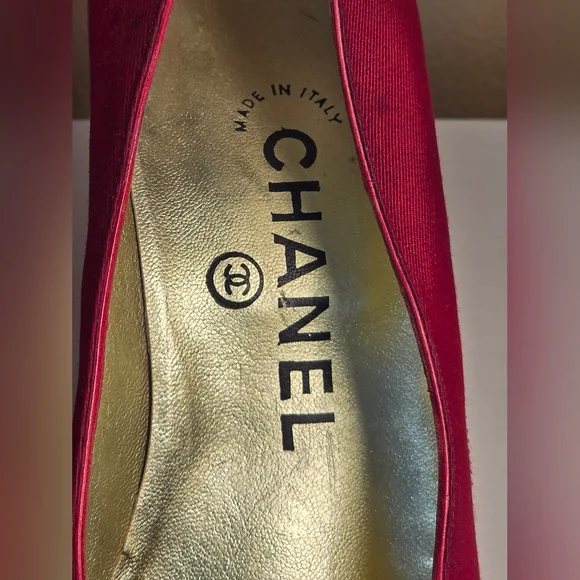 CHANEL Authentic Vintage Red Fabric Pumps toe cap Kitten Heel Size 6.5 - Picture 12 of 12